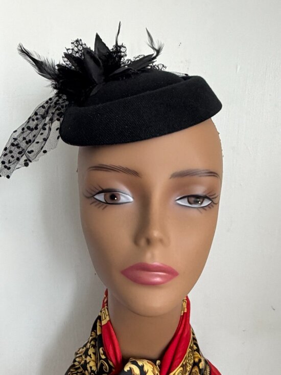 Vintage 1960s Floral Fascinator Pillbox Hat Black Feathers Beads Polka Dot Bow main image 8